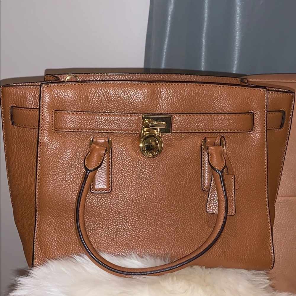 Price Firm ‼️Michael Kors Large Hamilton Tan